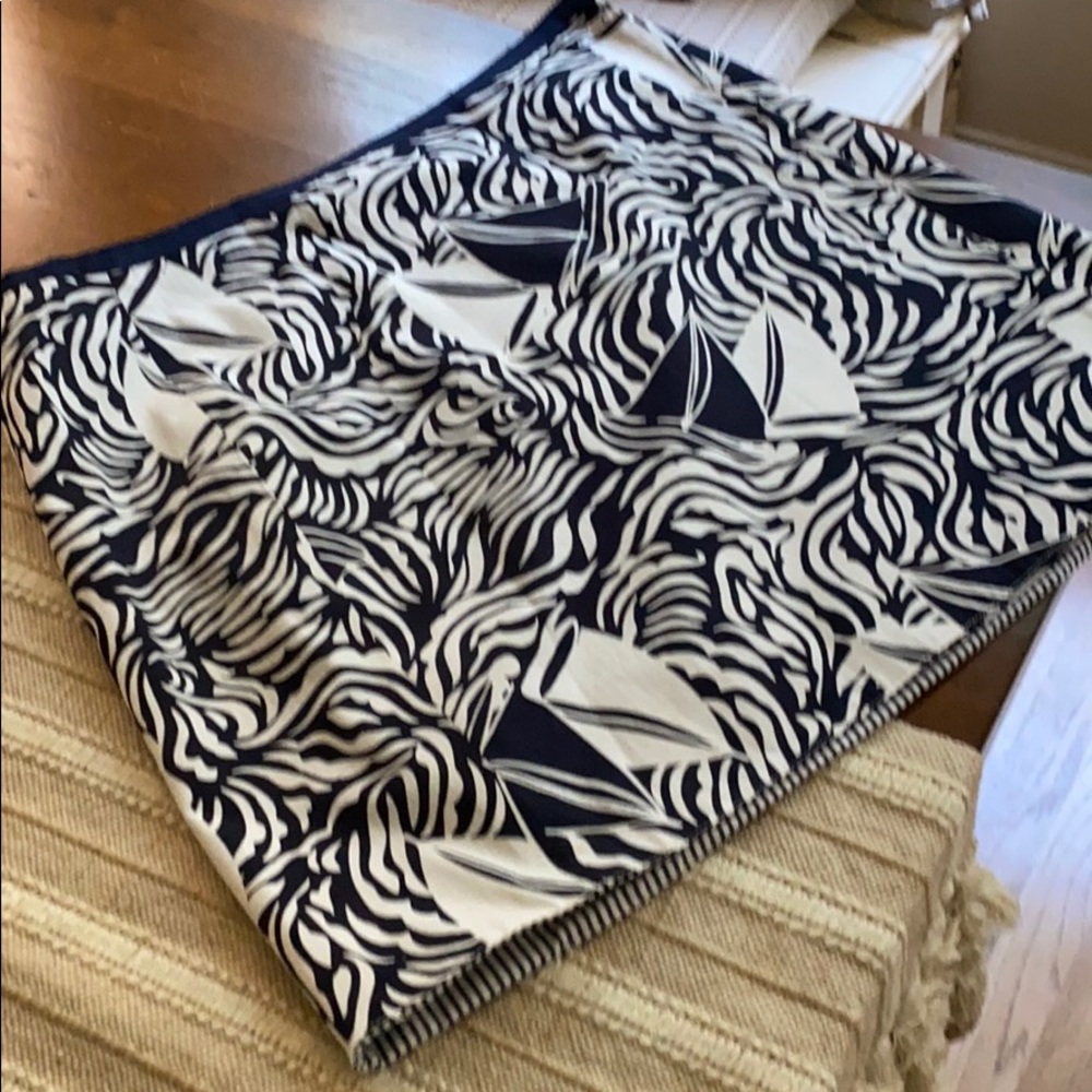 Vineyard Vined wrap skirt… Reversible...size 4